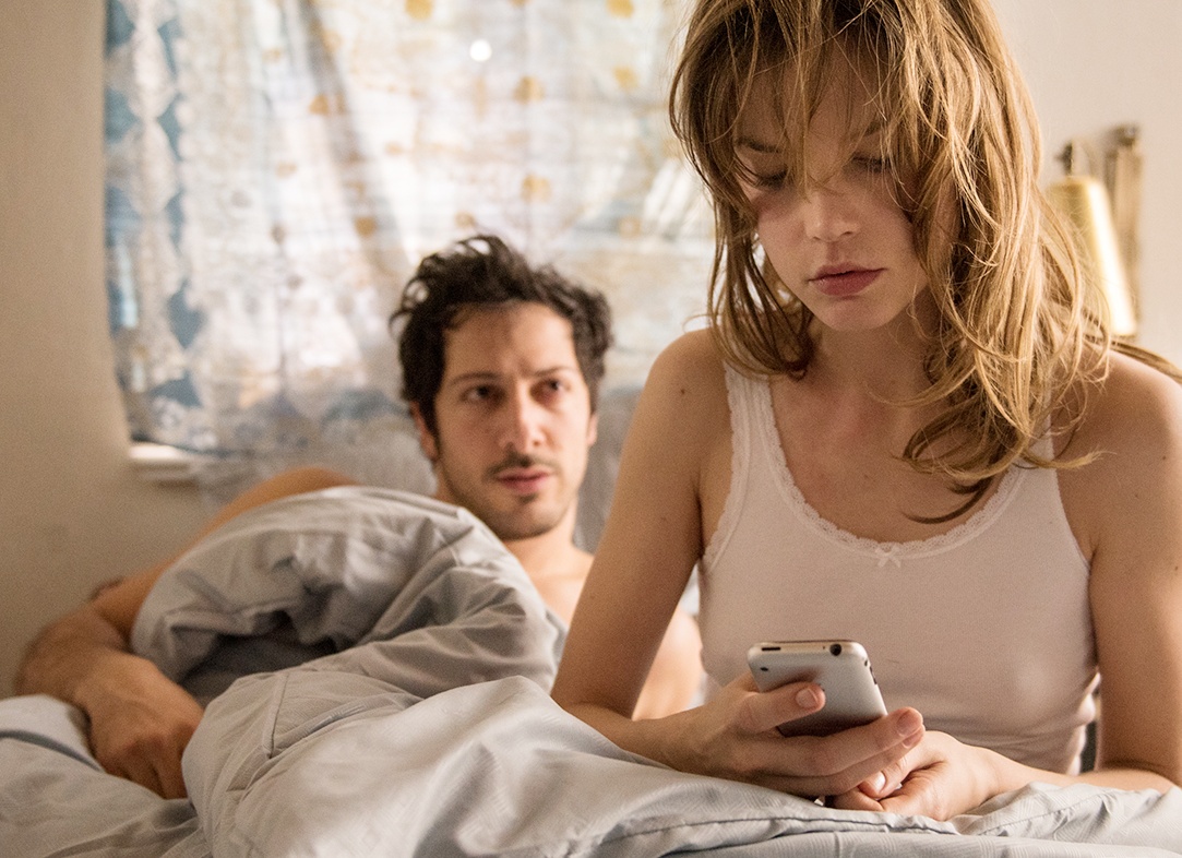 Рано просыпаюсь и не могу уснуть: почему так происходит и что с этим делать