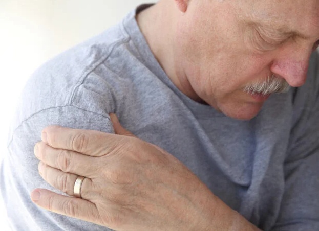 Почему ночью потеешь: 7 неожиданных причин